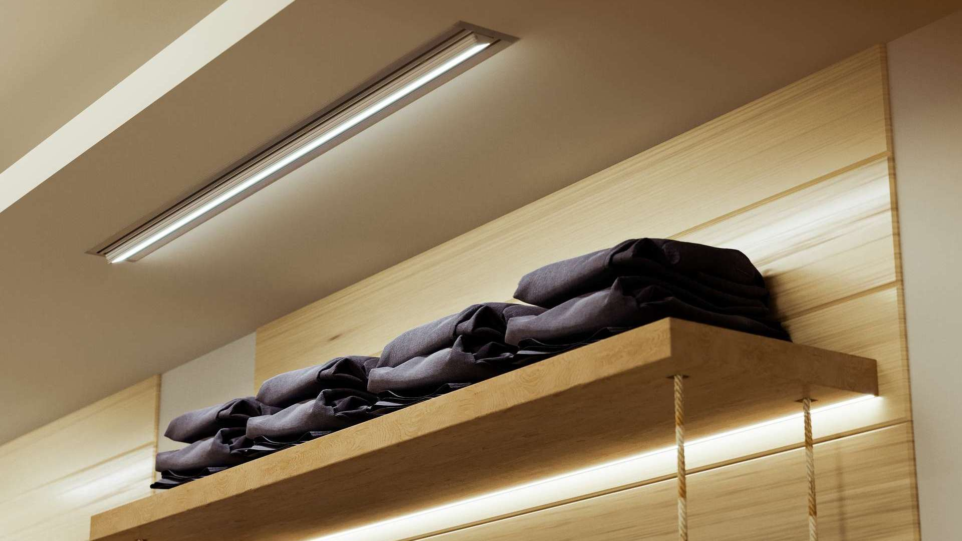 Lumines Profil Typ Roset, Schwarz, lackiert 3 m