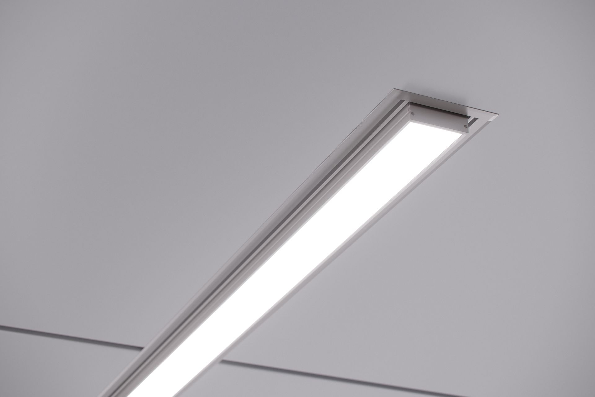 Lumines Profil Typ LARGO M3, Schwarz, lackiert 3 m