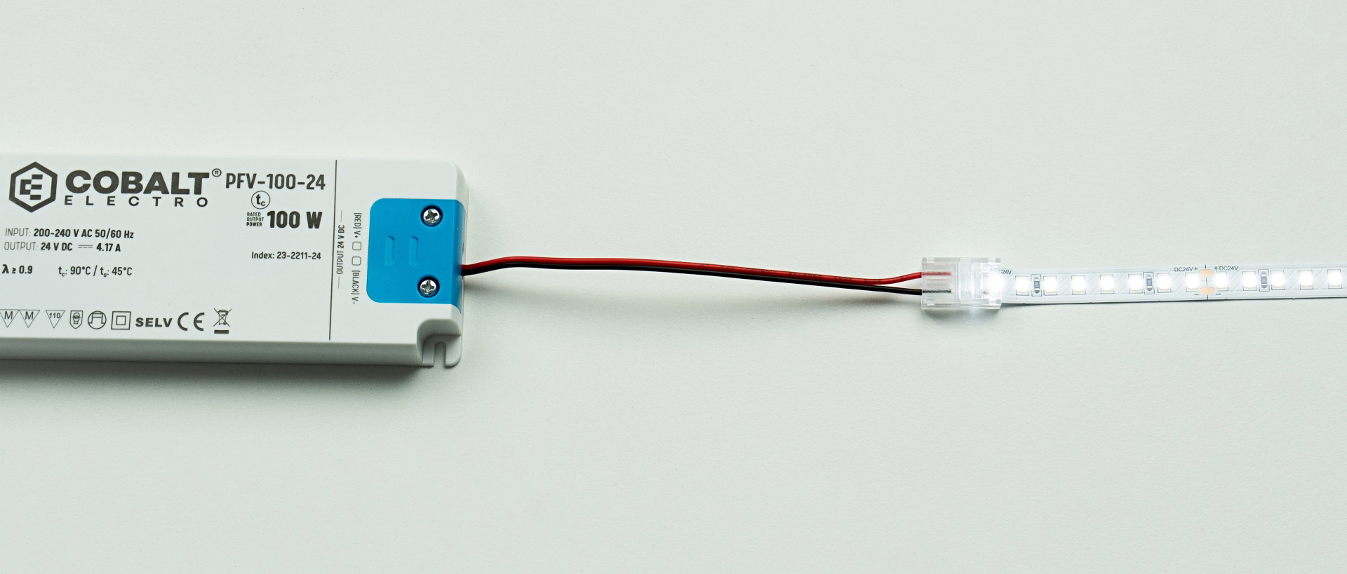 Schemat połączenia taśmy LED i zasilacze przy pomocy złączki jednostronnej z przewodem
